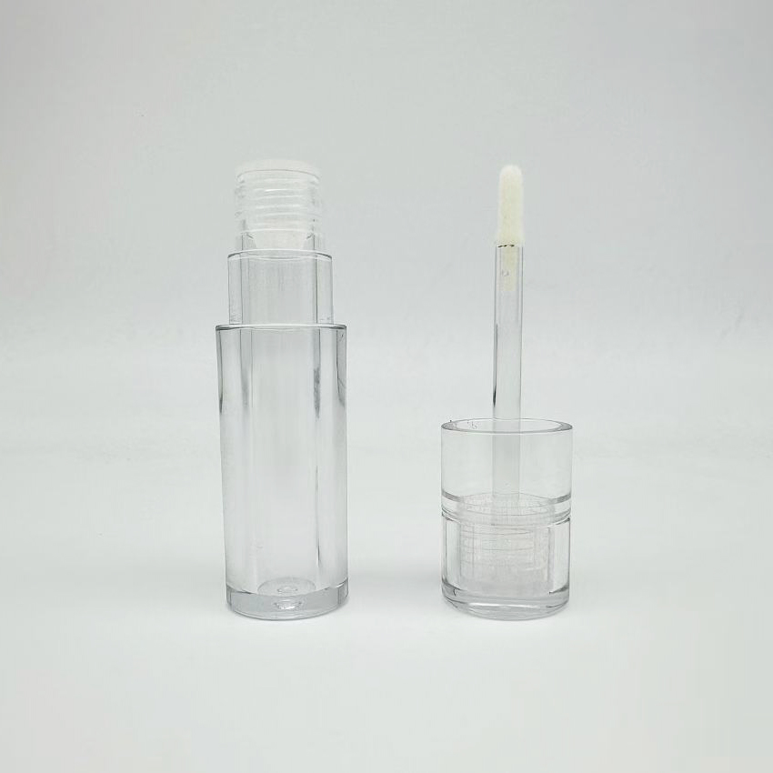 Lip gloss tube with wand Lip gloss tube with wand