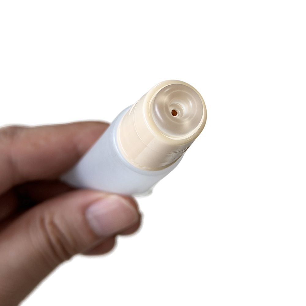 lipgloss tube with silicone applicator lipgloss tube with silicone applicator