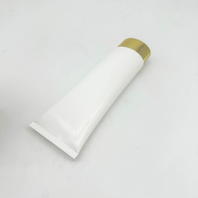 Sustainable Cosmetic Makeup Plastic Packaging Container Tube White Bb Cream Body Lotion Cosmetic Tube with Electroplate Cap
