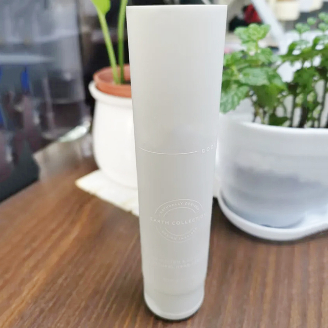 Customizable Empty Plastic Cosmetic Soft Squeeze Tube with Custom Flip Top Plastic Tubes