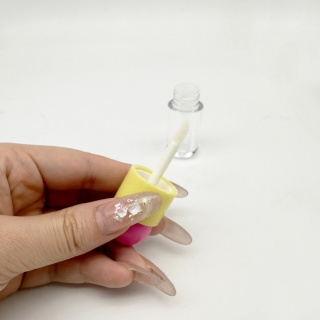 Empty Cute Mini 5ml Lipstick Tube Lipgloss Packaging Bottles Clear Lip Gloss Tubes with Brush Applicator Wand