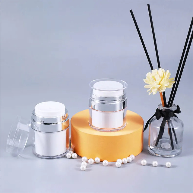 15ml 30ml 50ml Plastic Airless Pump Jar Refillable Bottle Empty Cosmetic Packaging Face Cream Jar 