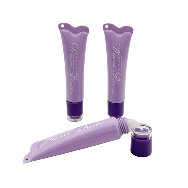 Wholesale Price OEM Skincare Tube Soft Wave Squeeze Cosmetic Tube Lipstick Lipgloss Lip Balm with Plastic PP Applicator